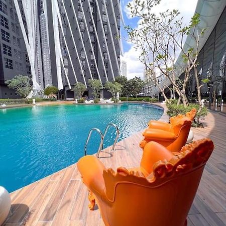 Modern Suites At Arte Mont Kiara By Iconique Kuala Lumpur Buitenkant foto