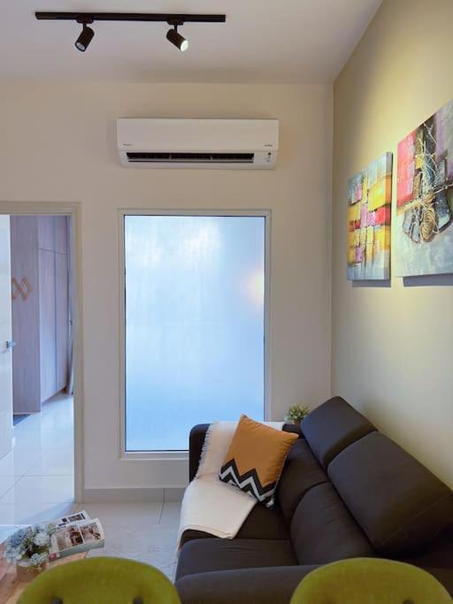 Modern Suites At Arte Mont Kiara By Iconique Kuala Lumpur Buitenkant foto