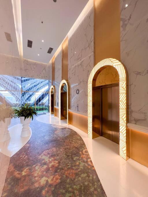 Modern Suites At Arte Mont Kiara By Iconique Kuala Lumpur Buitenkant foto