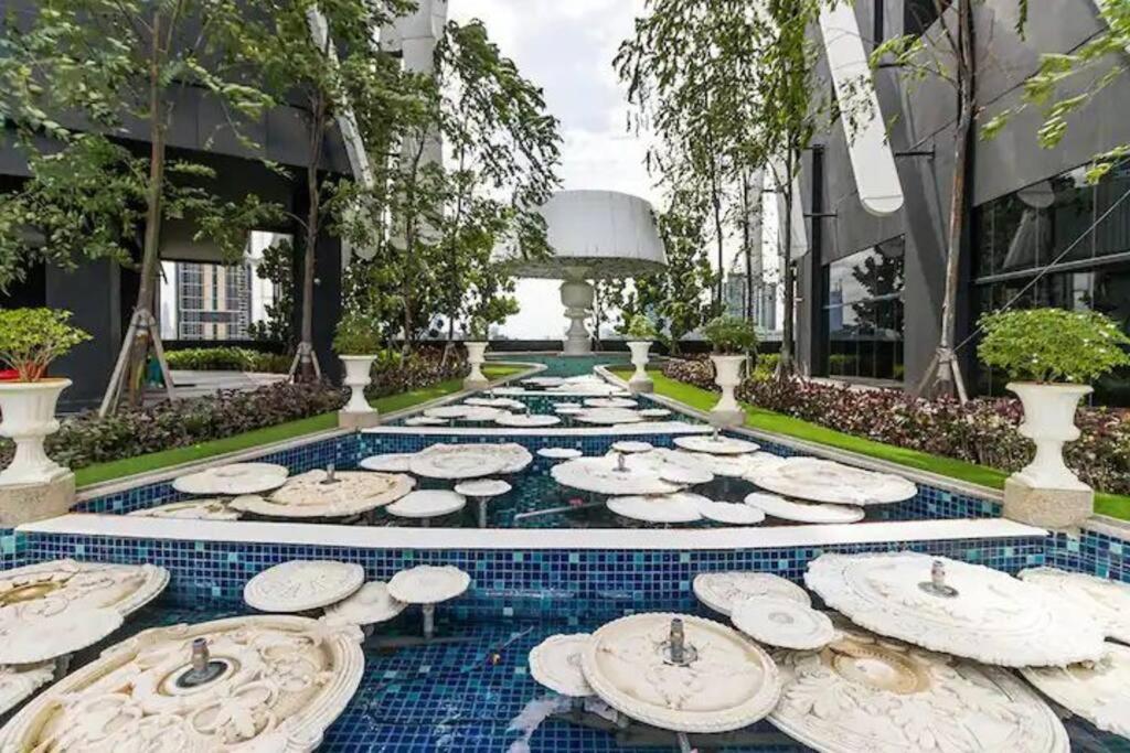 Modern Suites At Arte Mont Kiara By Iconique Kuala Lumpur Buitenkant foto